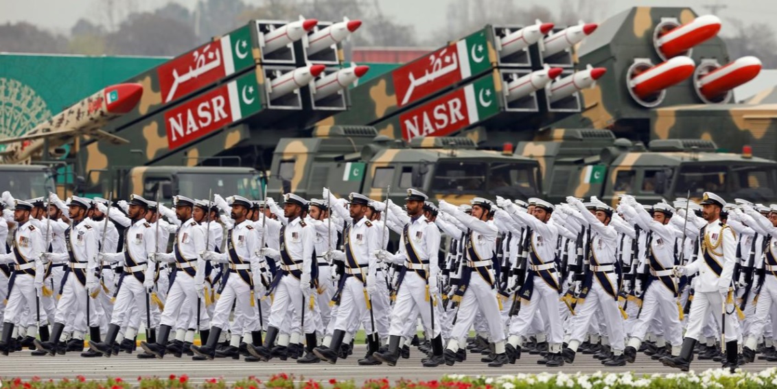 Giữa lúc diễu hành quân sự, Pakistan gửi thông điệp bất ngờ đến Ấn Độ - 1