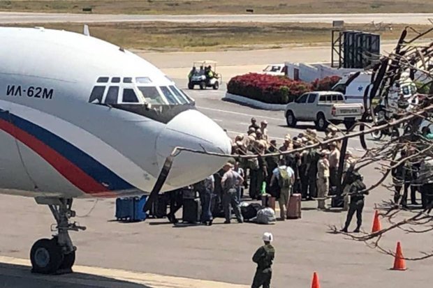 Máy bay Nga bất ngờ mang 100 binh sĩ, 35 tấn hàng đến Venezuela? - 1