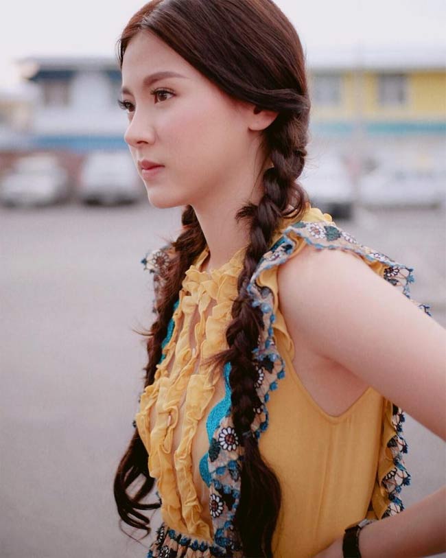 Sở hữu vẻ đẹp trong sáng, cô là mỹ nhân Thái có nhan sắc thuộc hàng top trong showbiz xứ chùa Vàng.
