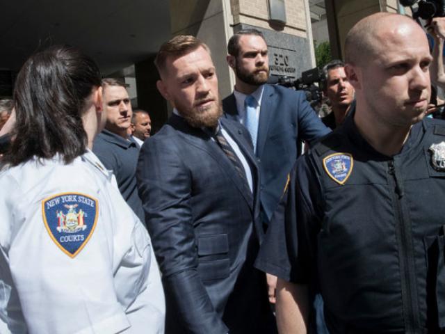 Chấn động MMA: “Gã điên” McGregor giải nghệ vì mắc án hiếp dâm?