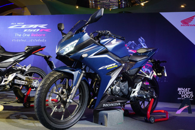 2019 Honda CBR150R bản màu xanh.