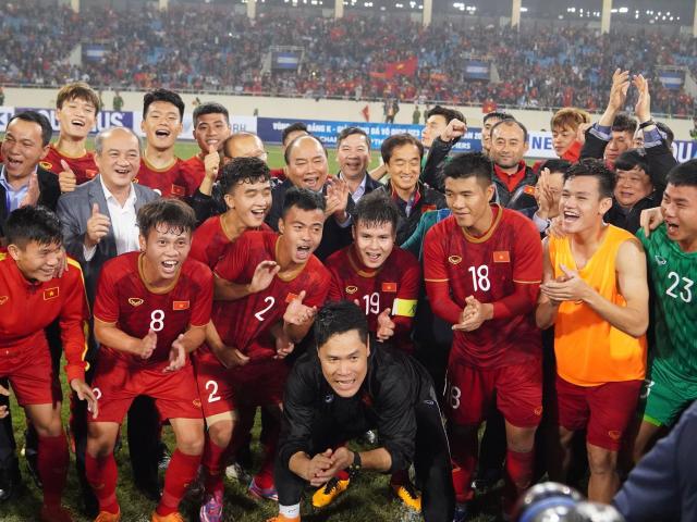 U23 Việt Nam đại thắng Thái Lan: Có cần Công Phượng, Văn Lâm dự SEA Games?