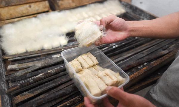 Ngoài đậu phụ thối, TQ còn có món đậu phụ lông "kinh dị" không kém - 1