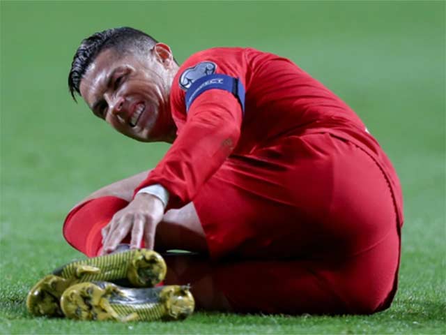Ronaldo chấn thương: Bình phục thần tốc cho Cúp C1 bằng biện pháp bí hiểm