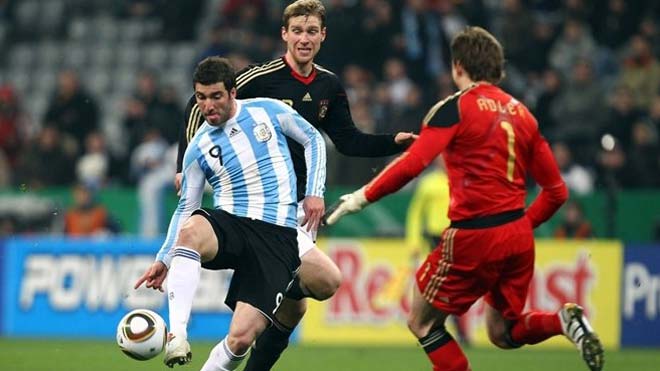 Higuain chia tay ĐT Argentina: Khốn khổ lưu danh &#34;sao hãm hại Messi&#34; - 1