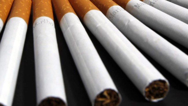Thuốc lá. Ở thành phố New York, một người hút 01 gói thuốc lá mỗi ngày "đốt cháy" hơn 5.000 USD (115 triệu VND) một năm.