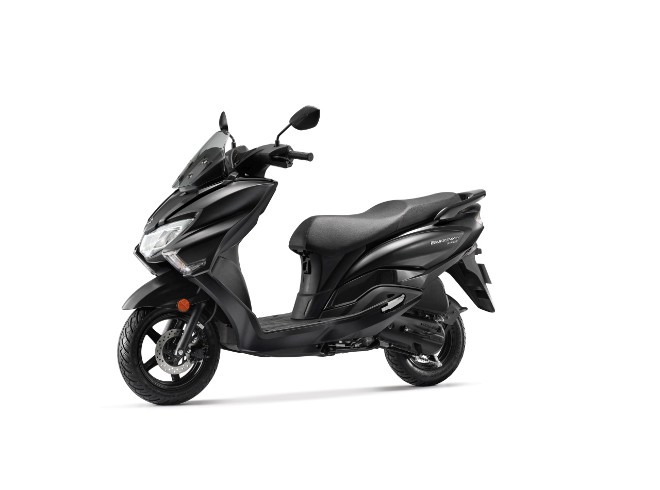 Nếu theo phong cách bản 125cc, bản 150cc sẽ có cấu hình cơ bắp.