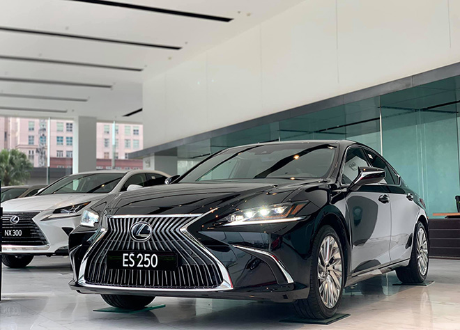 Lexus ES 250 2020 chính thức có mặt tại Việt Nam, giá từ 2,54 tỷ đồng - 1