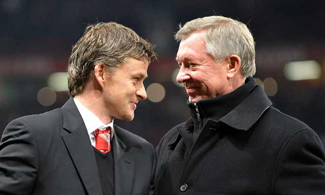 Sir Alex Ferguson bên cạnh Ole Solskjaer, một trong những cầu thủ Scandinavia thành công nhất của ông