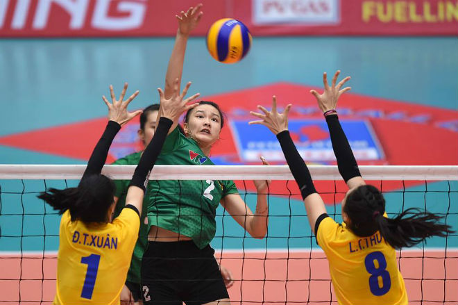 Nữ "Hoa khôi" Kim Thanh (số 2) có pha đập bóng nhanh như điện ở giải vô địch quốc gia 2019