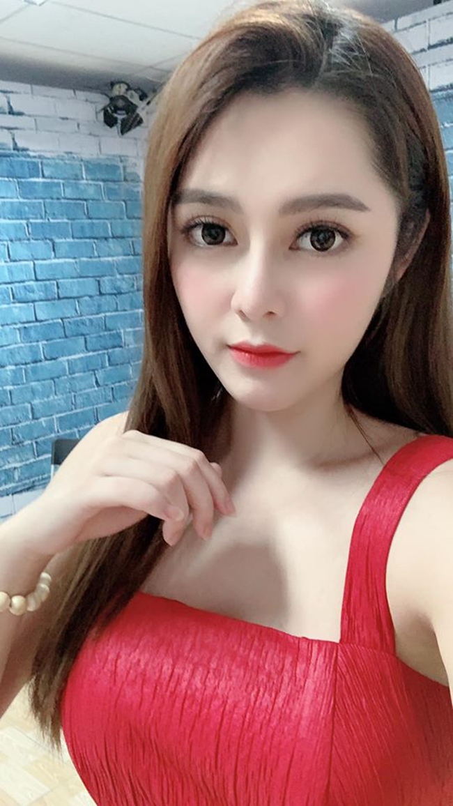 Với diễn xuất ấn tượng, Diệp Anh còn được người ta gọi với biệt danh &#34;nữ diễn viên chuyên đóng vai gái ngành&#34; trên truyền hình. Người đẹp quê Tuyên Quang từng chia sẻ, khi đảm nhận dạng vai này, cô bị khán giả tẩy chay, thậm chí là nhắn tin dọa dẫm hoặc ác cảm.