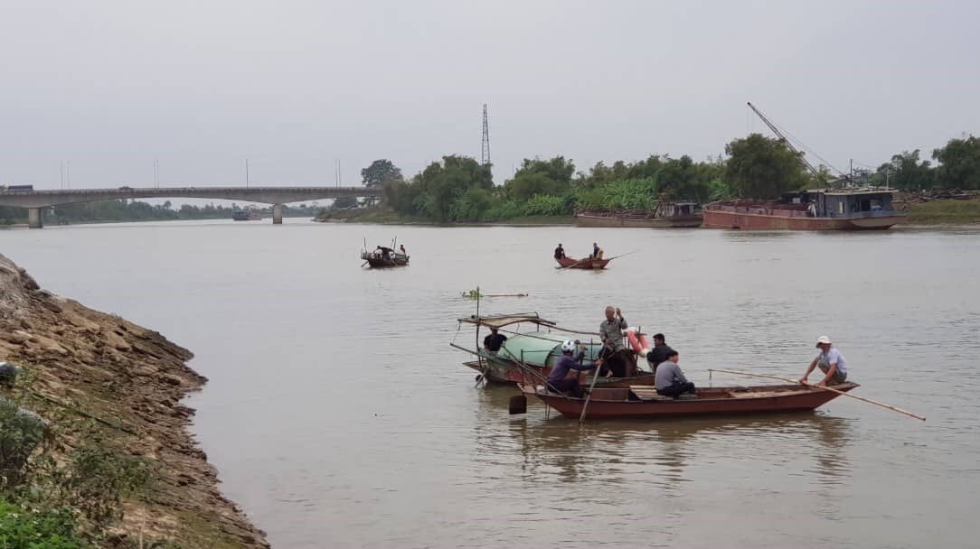 Khu vực sông Trà Lý, nơi hai vợ chồng anh Q. gặp nạn. Ảnh: M.C