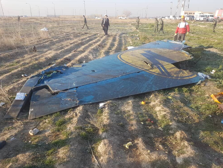 Mảnh vỡ máy bay Ukraine chở gần 180 người gặp nạn ở Iran