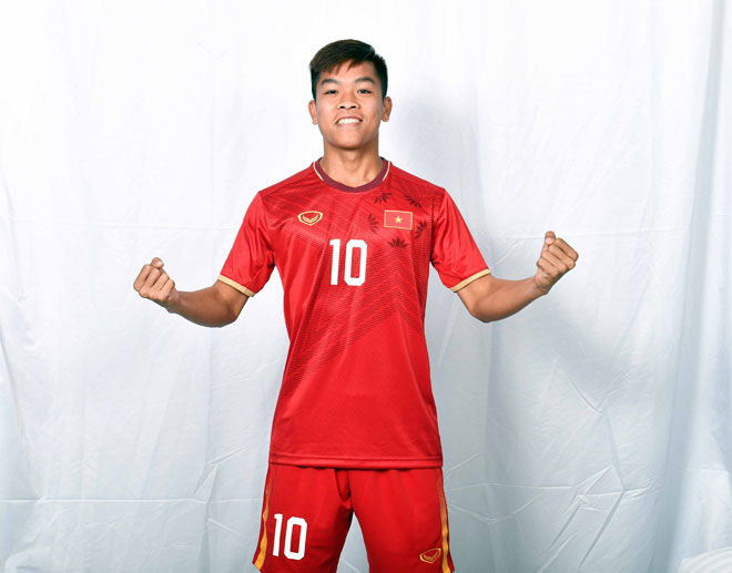 Áo số 10 của U23 Việt Nam tại vòng chung kết U23 châu Á 2020 thuộc về tiền vệ Nguyễn Hữu Thắng.