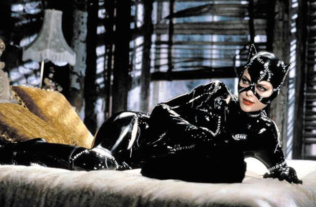 Vai diễn Catwoman cũng từng được mỹ nữ một thời Michelle Pfeiffer thể hiện cực kỳ thành công trong “Batman Returns” (1992).