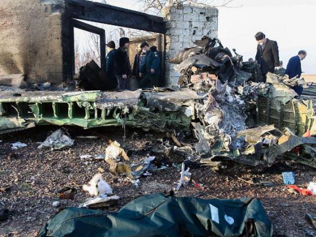 Hành động lạ của Iran trong vụ rơi máy bay Ukraine chở 176 người