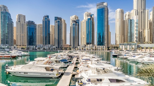 Ở UAE, việc dùng vàng dát lên các công trình, xây dựng khách sạn 7 sao, khu nghỉ dưỡng xa xỉ là không hiếm gặp.