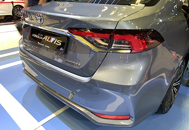 Cận cảnh Toyota Corolla Altis 2020 hoàn toàn mới tại Singapore Motor Show - 7