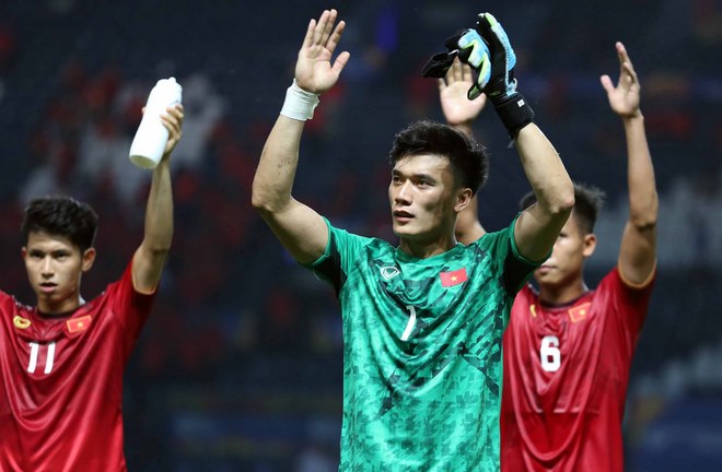 U23 Việt Nam hòa U23 UAE nghẹt thở, Bùi Tiến Dũng động viên đồng đội - 11