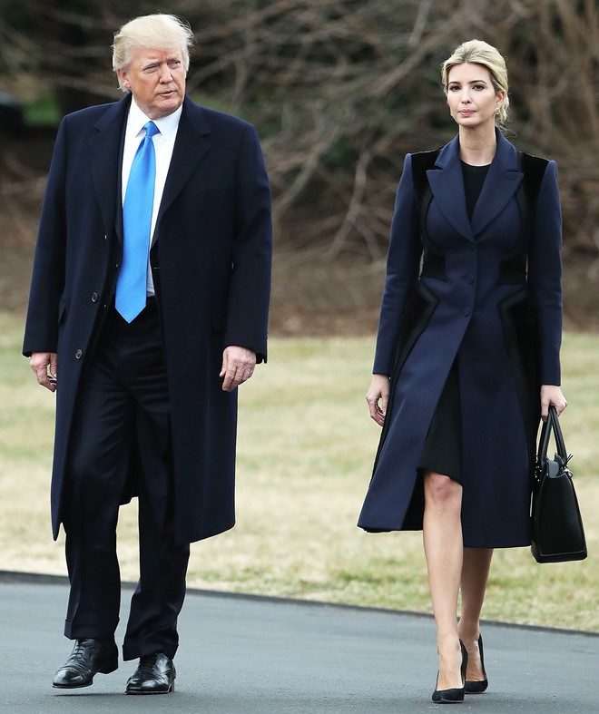 Ivanka Trump xuất hiện cùng người cha quyền lực trong bộ trang phục nhã nhặn.