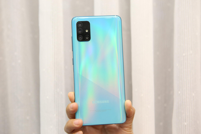 Galaxy A51 phiên bản màu xanh ngọc