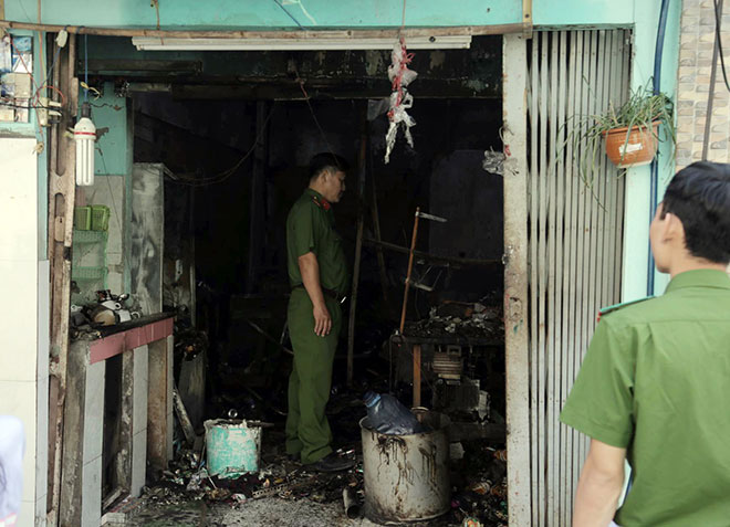 Hiện lực lượng công an đang điều tra nguyên nhân vụ cháy cũng như thống kê con số thiệt hại.