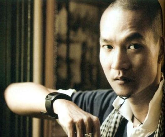 Ca sĩ, nhiếp ảnh gia Thành Nguyễn là cựu thành viên nhóm MTV.