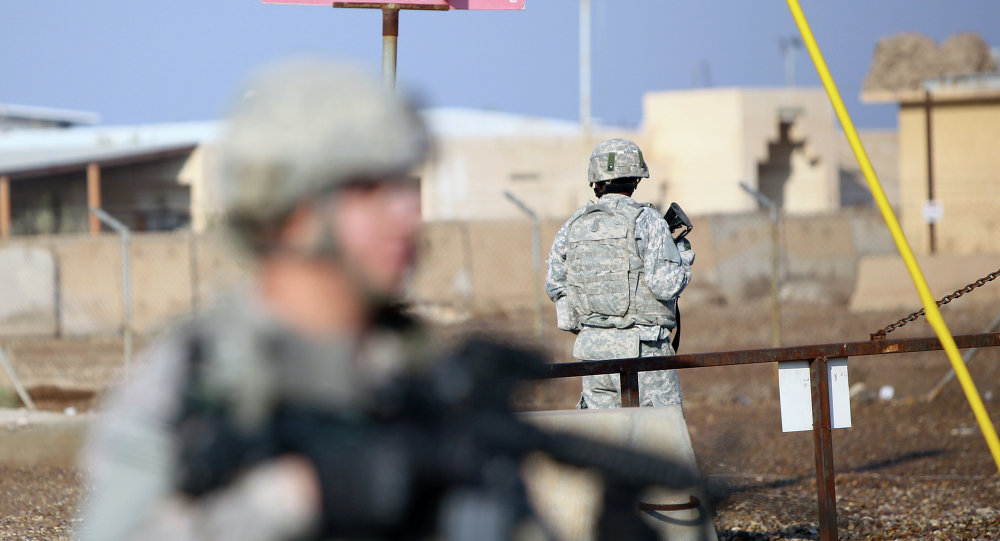Binh sĩ Mỹ canh gác tại căn cứ Taji ở miền bắc Iraq.