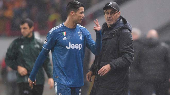 HLV Sarri từng có thời điểm gặp vấn đề với siêu sao số 1 của Juventus - Cristiano Ronaldo