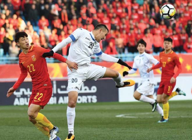 U23 Trung Quốc (áo đỏ) và U23 Iran gặp nhau ở lượt trận cuối