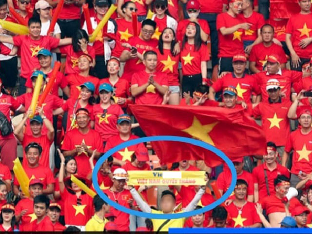 Fan Việt cổ vũ U23 Việt Nam không đúng luật, có thể bị cấm vào sân - 1