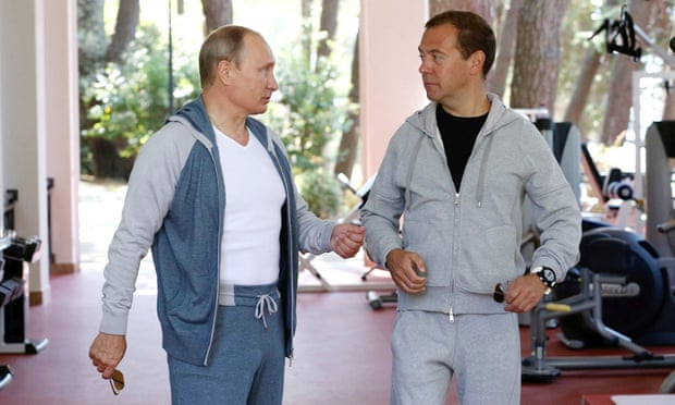 Ông Putin và Medvedev đã gắn bó với nhau như "hình với bóng" suốt gần 3 thập kỷ qua.