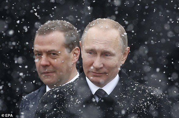 Medvedev được coi là đồng minh thân cận nhất của ông Putin.