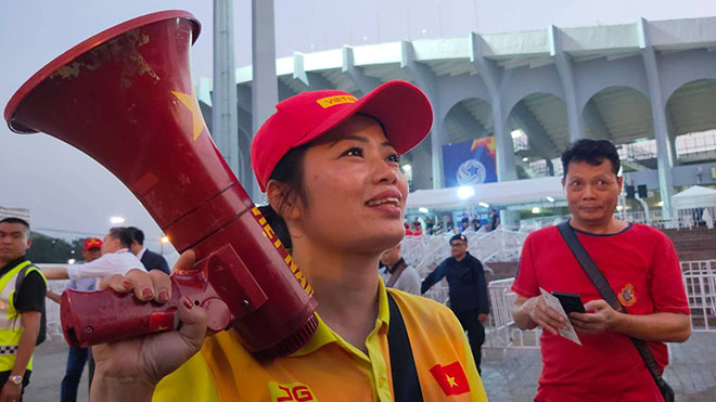 Không khí nóng bỏng U23 Việt Nam đấu U23 Triều Tiên: Fan Việt phủ sắc đỏ - 12