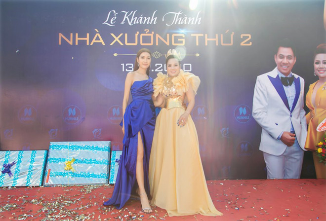 Tân Á hậu Hoàn Vũ Việt Nam 2019 – Phạm Hồng Thúy Vân chúc mừng người sáng lập Lê Vân Group, nhãn hàng mỹ phẩm Humnile – Doanh nhân, Á&nbsp;hậu Đặng Ngọc Chúc