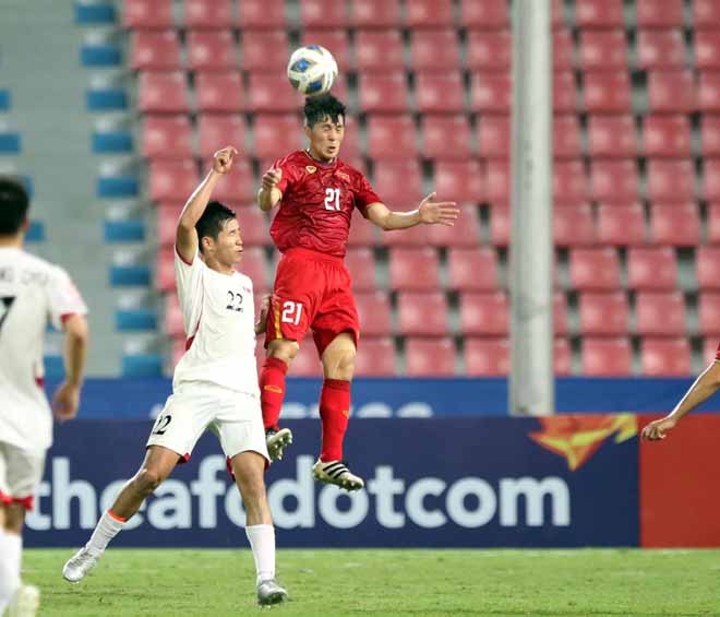 Đình Trọng được thầy Park điền tên vào đội hình xuất phát U23 Việt Nam đấu U23 Triều Tiên với hy vọng giúp hàng thủ đội nhà vững chắc hơn