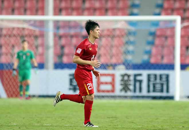 U23 Việt Nam thua U23 Triều Tiên: Đình Trọng cay đắng bị đuổi - 7