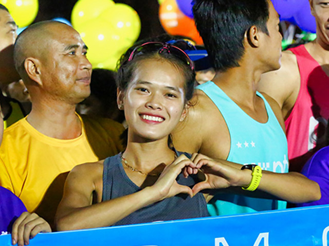 Hình ảnh số 1 thể thao Việt Nam: Nữ “siêu nhân” điền kinh 42kg ngã quỵ kiệt sức