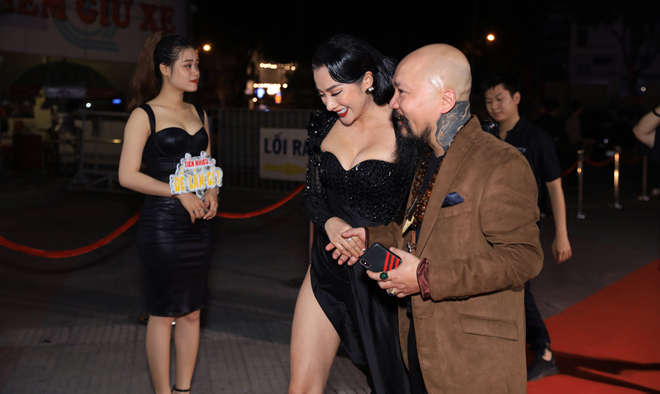 &#34;Con gái&#34; Hoài Linh: &#34;Tôi không chỉ cởi mà còn nhiều hơn thế&#34; - 4