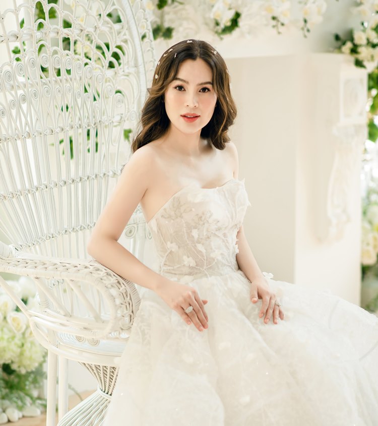 Hoa hậu Phương Lê tiết lộ luôn phải đẹp để giữ lửa tình - 7