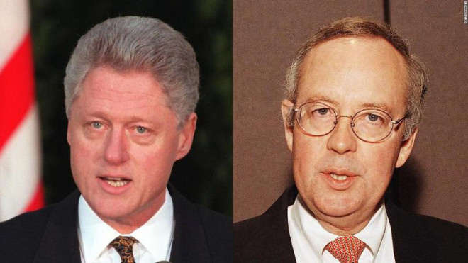 Luật sư Ken Starr (phải), người từng đưa Tổng thống Bill Clinton (trái) đến phiên tòa luận tội tại Quốc hội Mỹ năm 1998. Ảnh: CNN