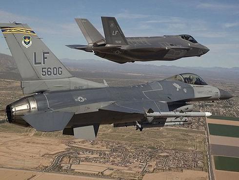 Không loại trừ trường hợp F-35 can thiệp khiến Iran bắn nhầm máy bay Ukraine. Nguồn: Sohu.