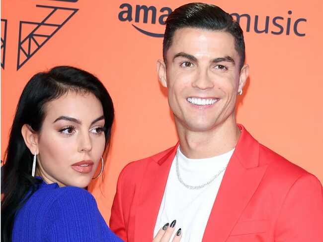 Kể từ đó, Ronaldo dường như có cuộc sống ổn định với người bạn gái Georgina Rodriguez. Vào tháng 11 năm 2017, Rodriguez đã hạ sinh cô con gái bé bỏng Alana Martina, đứa con thứ tư của Ronaldo.