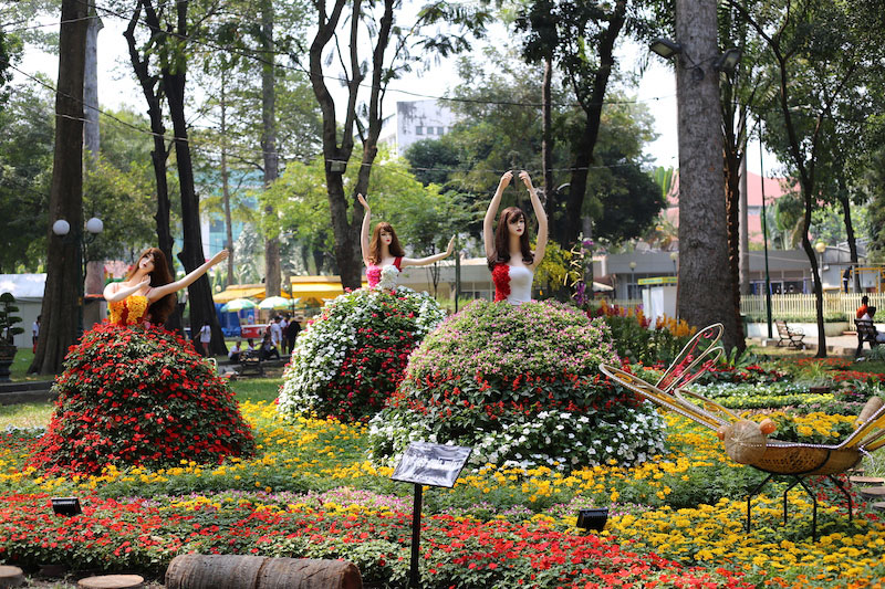 "Những nàng tiên giáng trần" trong vũ điệu chào Xuân.