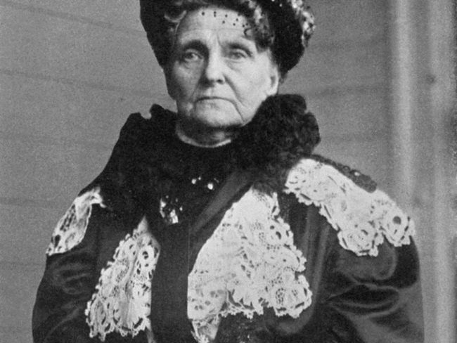 Henrietta Howland "Hetty" Green (sinh năm 1834, mất năm 1916) được mệnh danh là phù thủy phố Wall. 