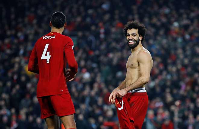 Van Dijk và Salah là người hùng của Liverpool trong trận derby nước Anh