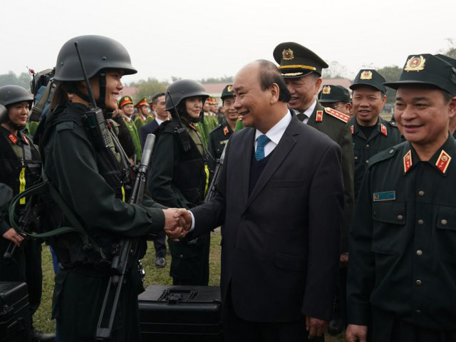 Thủ tướng nói về vụ việc Đồng Tâm khi thăm lực lượng cảnh sát cơ động