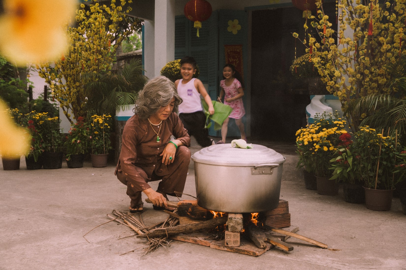 Đàm Vĩnh Hưng khoe ảnh gia đình 4 thế hệ, bất ngờ với thân thế bà xã - 10