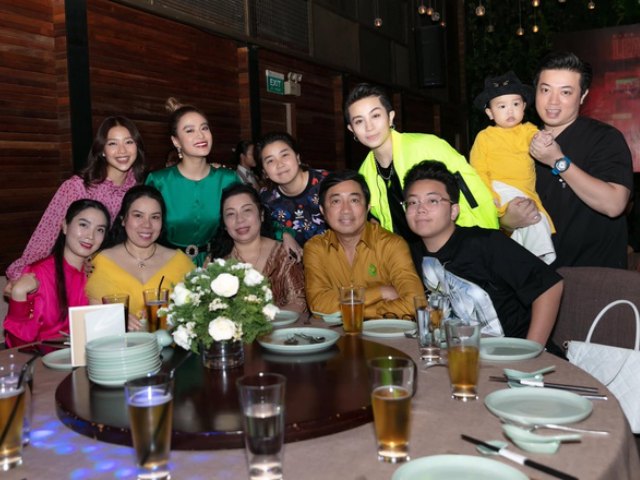 Lộ ảnh Gil Lê và cả gia đình xuất hiện trong bữa tiệc của Hoàng Thuỳ Linh