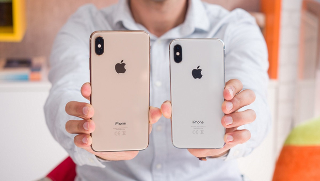 iPhone XS Max và iPhone XS.